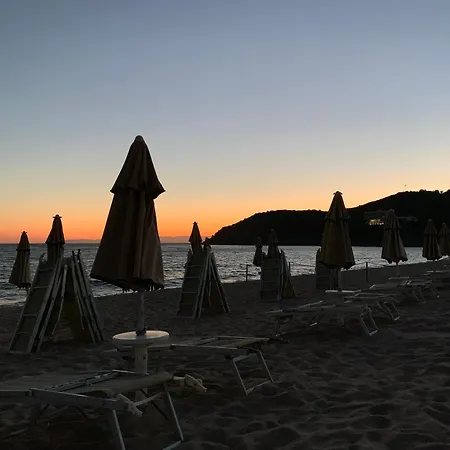 Casa Al Mare Dany بيت للعطل *